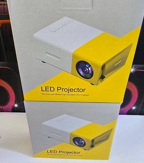 مینی پروژکتور برند YG مدل YG300 Projector 400 مینی پروژکتور برند YG مدل YG300 Projector 400